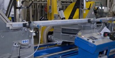 Een kozijnenfabriek, hoe ziet dat eruit?